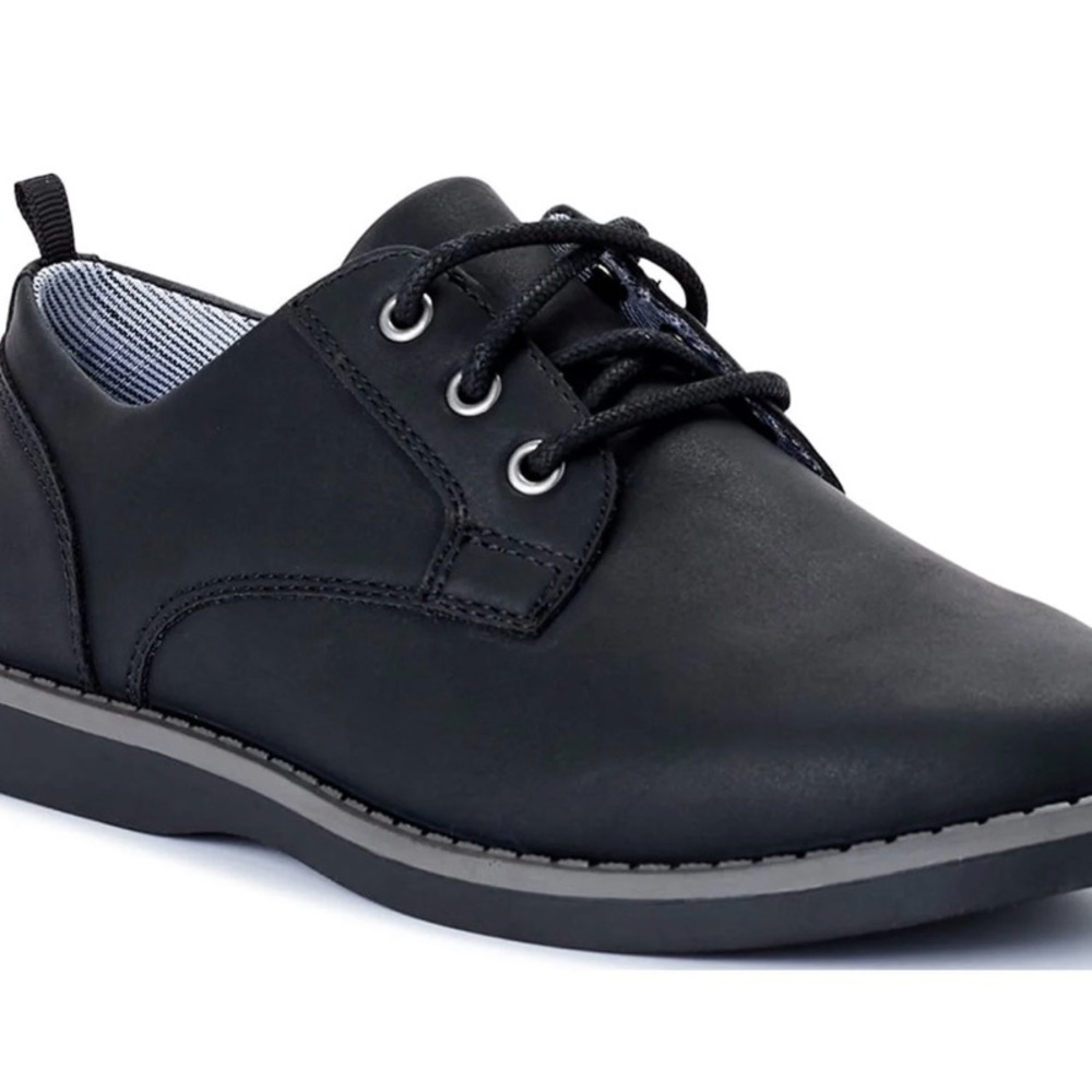 Wonder Nation Black Oxford Shoes with Classic Design- Brand new- Boys size 2